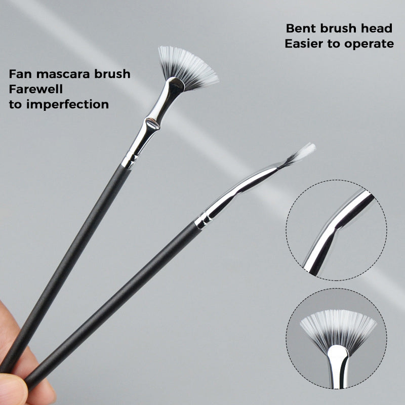 Scalloped Eyelash Brush